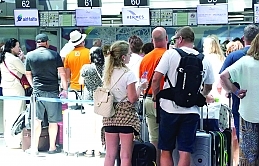 Larnaka, Baf ve Türkiye’deki havaalanlarından Ortadoğu’ya yönelik uçuşlar iptal edildi