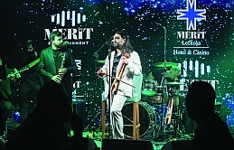 Selçuk Balcı, Karadeniz ezgilerini Merit Lefkoşa Otel’in sahnesine taşıdı
