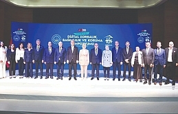 Türkiye ile KKTC arasında çocukların internetteki tehlikelerden korunmasına yönelik niyet beyanı imzalanırken, ihbar hattı da devreye girdi