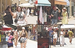 Lokmacı kapısından kuzeye geçen turistler su ve tuvalet hizmeti istedi