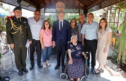 Bayramlarını kutladı