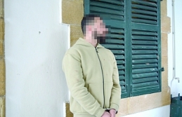 İki bıçakla saldırdı