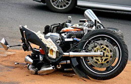 İki motosiklet çarpıştı