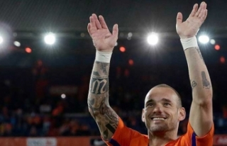 Sneijder’den flaş karar 