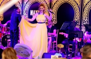 Gökçe Kırgız, Maxim Royal’i dolduran konuklara...