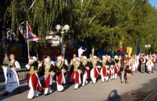 Uluslararası Lefkoşa Halk Dansları Festivali yarın...