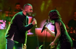 Lütfiye Özipek, LTB Yeni Yıl Konserinde sevenleriyle...