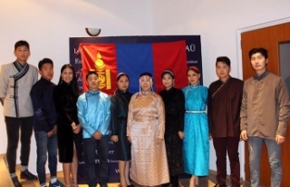 LAÜ’de eğitim gören Moğolistanlı öğrenciler...