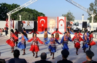 Gençler İskele’deki 19 Mayıs kutlamalarında...