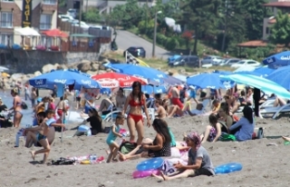 Bayram tatilini fırsat bilenler turizm merkezlerine...