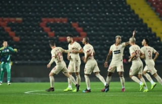 Galatasaray nefes aldı 0-2