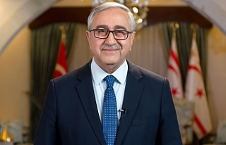 Akıncı’dan hükümete: Sağlıkçıları dinleyin!