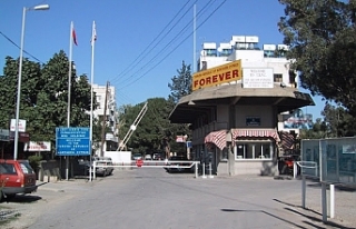 Ledra Palace kapısı açıldı