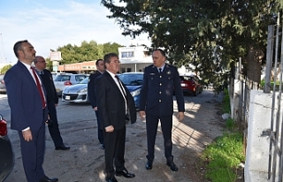 Yetkililerden bilgi aldı