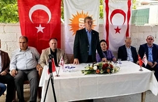 Partililer eşlik etti