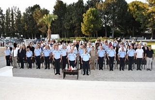 Plaket takdim edildi