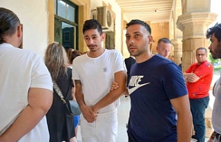Hüngür hüngür ağladı