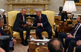 Dünya bu zirveyi izledi