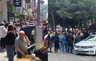 Halk sokağa döküldü