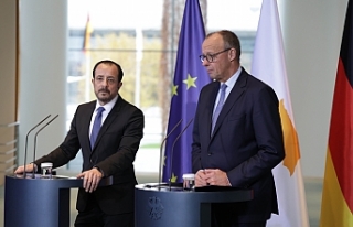 Kıbrıs için arabulucu