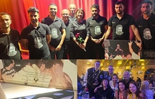 Şarkılar birlikte söylendi