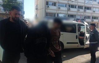 Telefonları inceleniyor