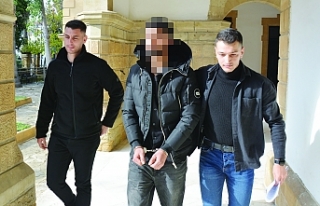 Ceketin cebinden çıktı