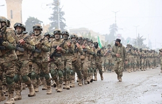 Rakka sınırlarına girdi