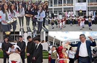 Gençlerle folklor oynadı