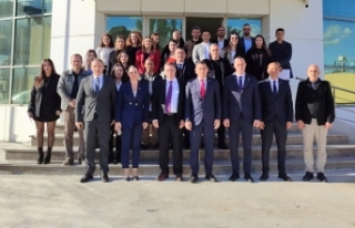 Takdir belgesi verdi