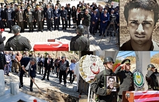 Artık bir mezarı var