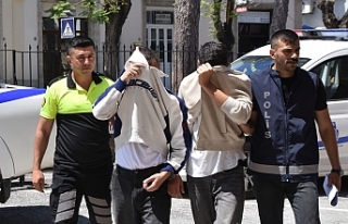 İki kişi tutuklandı