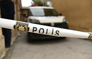 Mutfak kapısından girmiş