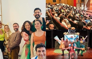 Sevgiyi anlatıyor