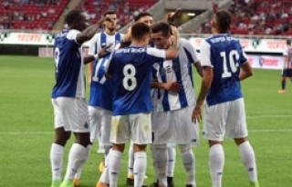Aboubakar Porto formasıyla golü buldu