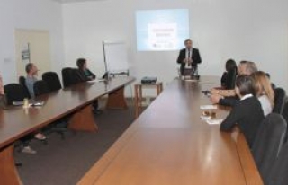 Ahmet Akın’dan  iş dünyasına eğitim
