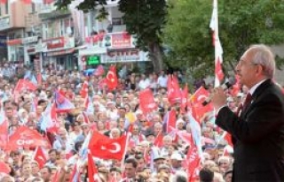 AK Parti’yi eleştirdi