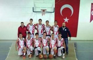 Amerikan Kolej’den farklı galibiyet 77-16