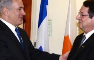 Anastasiadis Netanyahu ile telefonda görüştü