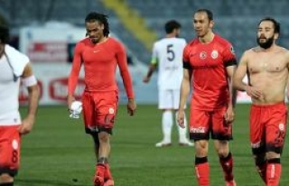 Aslan yine takıldı 1-1