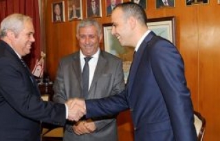 Başbakandan açık çek
