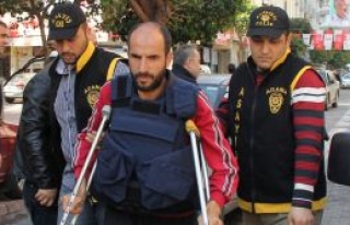 Başından vuruldu