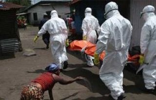 Batı Afrika’daki Ebola salgınında ölenlerin...