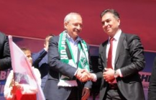 ‘Bizi bölmek istiyor’