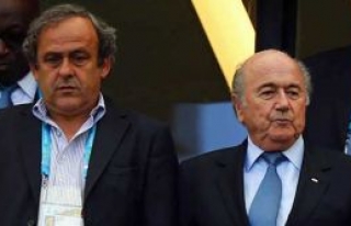 Blatter ve Platini'nin görevi askıya alındı