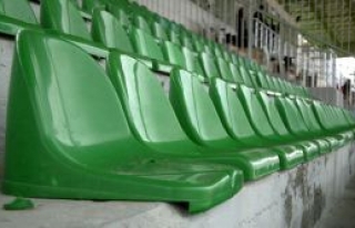 Boş tribünlere oynadılar