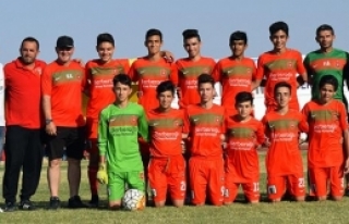 BÜY U-15 kalesi kapalı