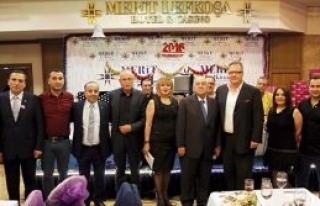 Büyük ve güçlü  aile hep birlikte