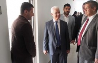 Çalışanlarla sohbet etti