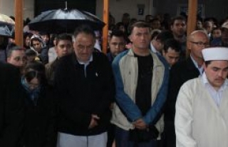 Cenaze törenine  Talat da katıldı